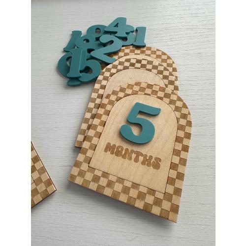 Baby Monthly Milestone Markers Wooden, Arched Photo Prop Set with Acrylic Numbers, Newborn Baby Shower Gift, Checkered Nursery