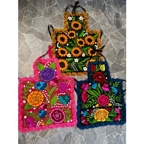 Embroidered Floral Apron Set