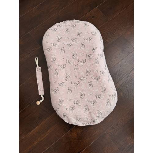 Striped muslin cover compatible with Snuggle me organic pillow