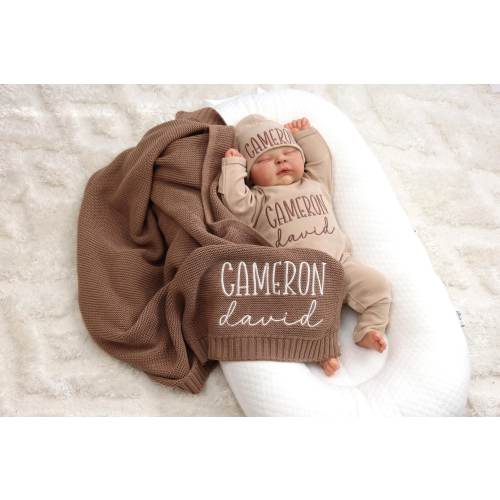 Baby outfit set with cotton knit blanket, personalized newborn gift, baby shower, homecoming set, baby bodysuit with matching hat