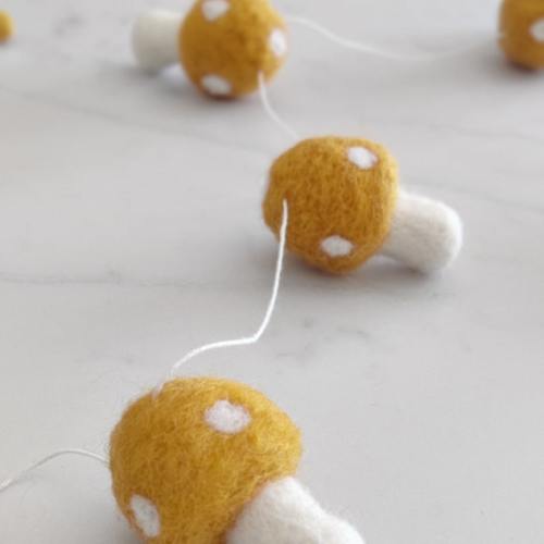 Mustard Mushroom Felt Garland/woodland Garland/forest - Etsy