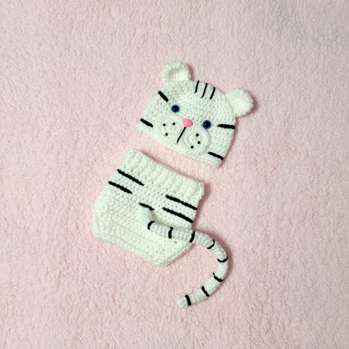 Newborn Tiger Outfit - Baby Tiger hat -white Tiger Set - Newborn photo prop-Crochet baby outfit -Halloween costume -Year of the tiger