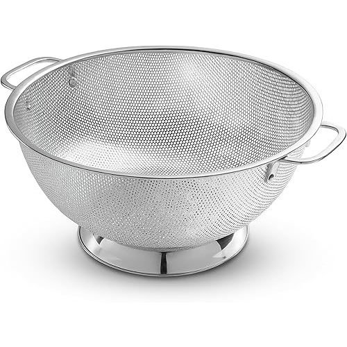 Bellemain Colander for Kitchen – 5 Qt Stainless Steel Strainer with Handle - 18/8 Pasta Strainer Bowl for Pasta, Spaghetti, Vegetables, Fruit, and Pot Draining - Stainless Steel Colander