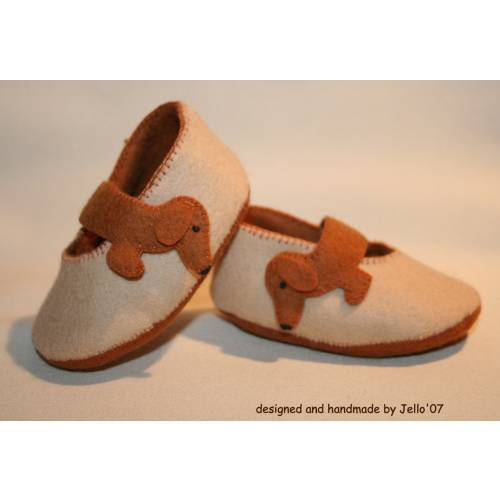 Felt baby shoes Dachshund