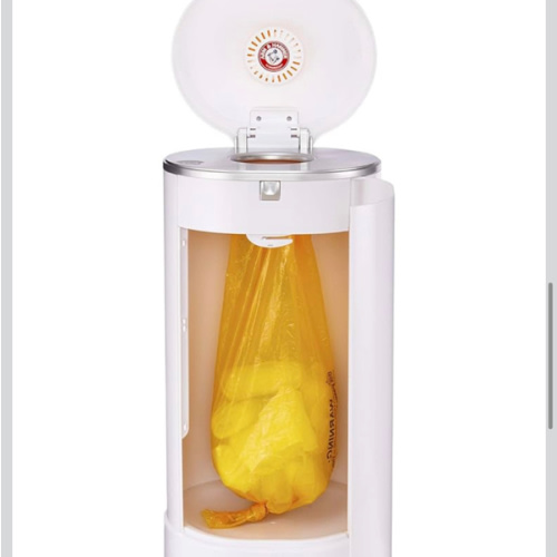 Munchkin® STEP™ Diaper Pail Powered by Arm & Hammer, #1 in Odor Control, Award-Winning, Includes 21 Snap, Seal & Toss™ Bags, 1 Starter Refill Ring, and 1 PUCK™ Baking Soda Cartridge