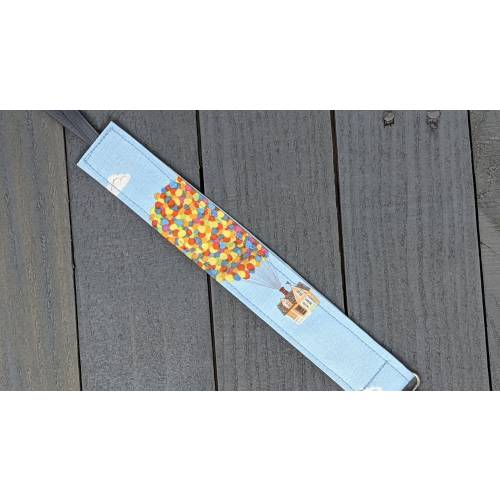 Pixar UP Pacifier Clip / Balloon House