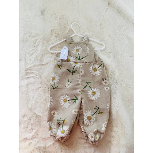 baby daisy dungarees, baby girl dungarees, baby girl outfit, baby girl gift, baby daisy overalls, baby overalls