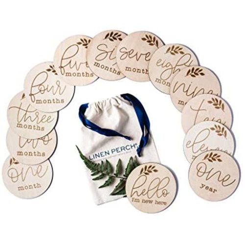 Linen Perch Monthly Milestone Discs- Wooden Milestone Cards - Newborn Baby Monthly Photo Props - Birth Announcement - Set of 13 Engraved Discs (4" Diameter) - Linen Gift Bag (English)