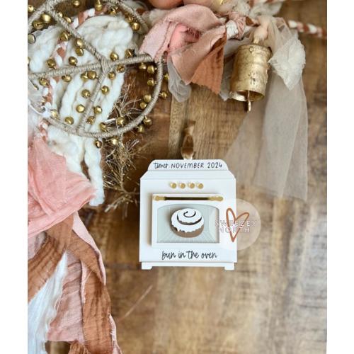Bun in the oven ornament | expecting ornament | announcement ornament | pregnancy announcement | first Christmas | buns in the oven