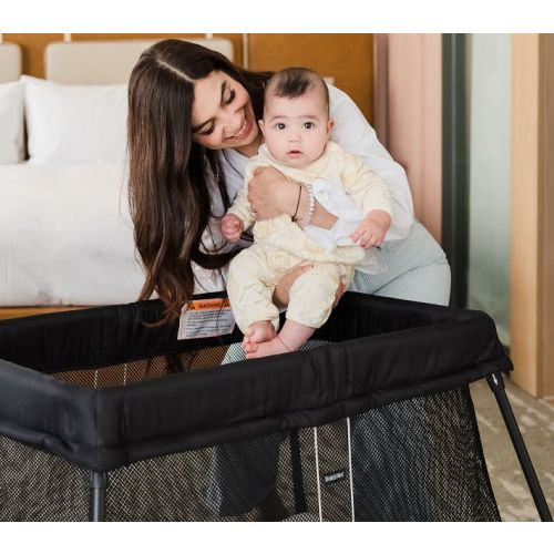 BABYBJÖRN® Travel Crib Light & Crib Sheet