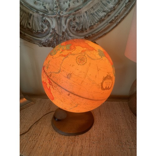 Vtg Globe Lamp Illuminated World Globe Readers Digest Antique Style Academia 80’