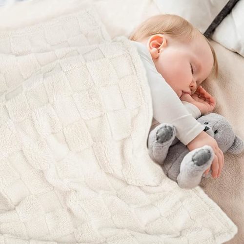 HOMRITAR 3D Gingham Fleece Baby Blanket for Girls Boys Chessboard Grid Warmer Comfort Reversible Shaggy Cozy Decor for Home Bed Blanket for Toddlers 30 x 40 Inches Cream - A Cream