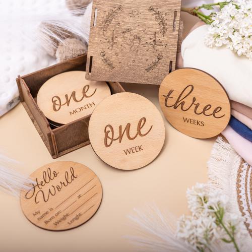 Baby holiday markers, wooden milestone disc set, baby photo prop, month signs baby, expecting mom gift, newborn photoshoot, baby shower gift