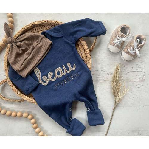 Personalized neutral baby romper and hat set, custom infant boy coming home outfit, baby shower gift, romper with footies navy felt