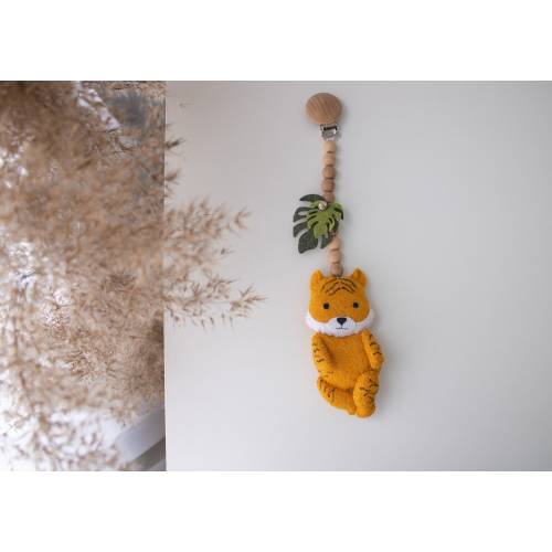 Tiger stroller toy, Felt Safari animal pram chain, Africa sensory stroller mobile, tropical baby car seat accessory, Expecting mom gift.