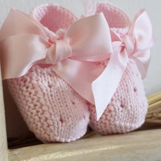 Pink Knitted Baby Booties with Bow – Pukatuka