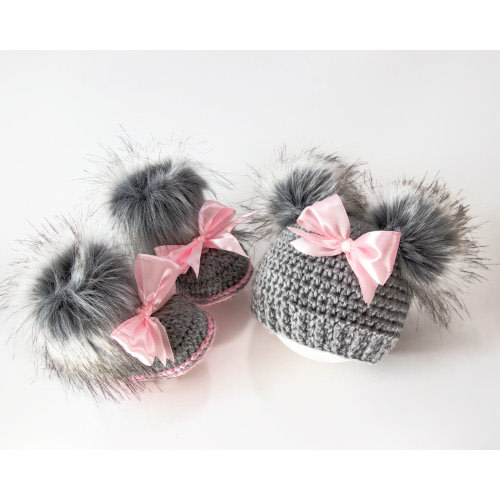 Gray and pink Baby girl double pom pom hat and bootie set, Newborn Girl gift, Baby girl winter clothes, Preemie girl clothes, Fur booties