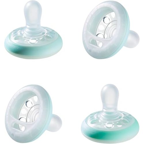 Tommee Tippee Night Pacifier, 0-6 Months, Breast-Like Baglet, BPA-Free Binkies, Glow in The Dark Technology, Teal/Blue, Pack of 4