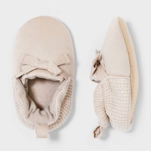 Baby Girls' Newborn Booties - Cloud Island™ Light Pink 0-3m