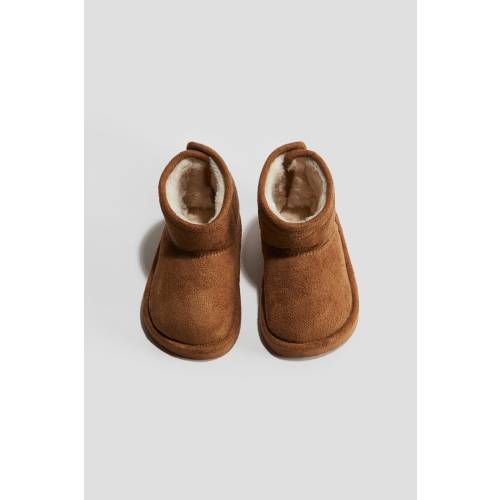 FLUFFY-LINED BOOTS