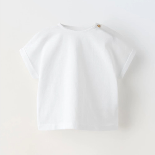 BUTTON TANK TOPWOOL BLEND SUSPENDER PANTSLEATHER SNEAKERS