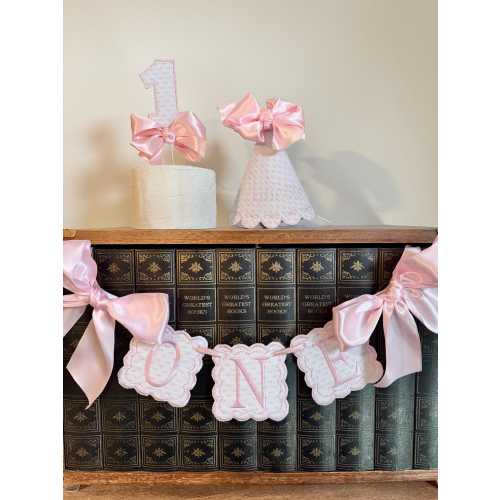 First Birthday Scalloped Bow Hat and One Banner Set/ 1st Birthday Hat/ Pink Bows First Birthday Theme/ Custom/ Perosnalized