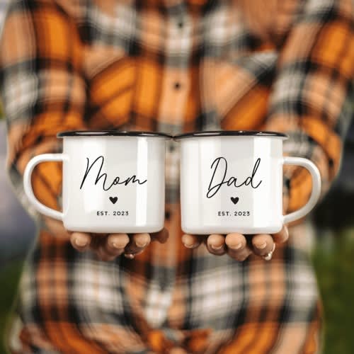 Custom Mom and Dad Mugs, Mommy and Daddy Camp Mugs, Pregnancy Reveal Gift, Parents to Be Mug Set, Baby Shower Gift, Expecting Parents Gift