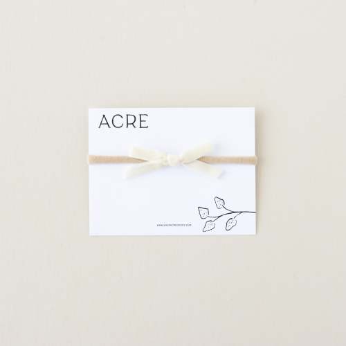 Velvet infant bow // Straw