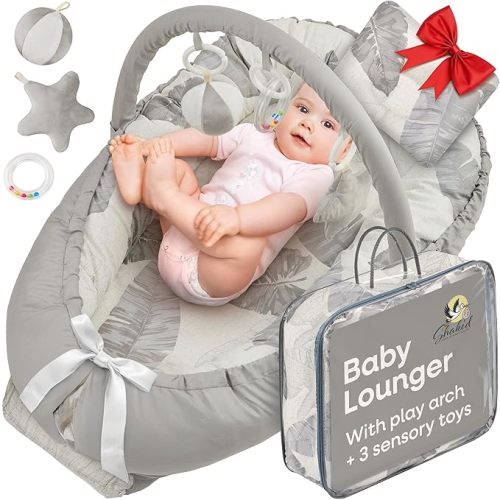 Portable Baby Lounger for Newborn w/Removable Arch & 3 Toys - Infant Lounger w/ 38% More Protection - Comfort, Breathable and Soft Floor Dock a Tot for Home and Travel | 0-24 (Grey Feathers)