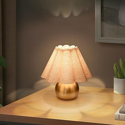 Gold Small Bedside Table Lamp for Bedroom, Brass Gold Bedroom Lamps for Nightstand, Cute Mini Table Lamps for Small Spaces with Scalloped Shade for Bedroom, Living Room, Kids Dorm