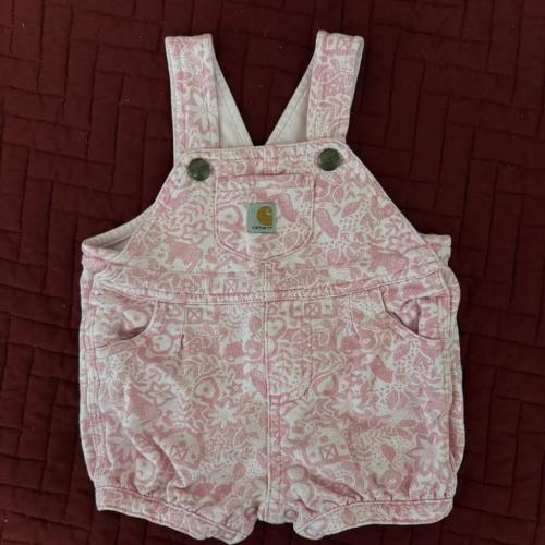 Pink and white Carhartt baby overalls #babyfashion...
