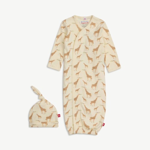 cream jolie giraffe organic cotton magnetic open bottom gown + hat set – Magnetic Me