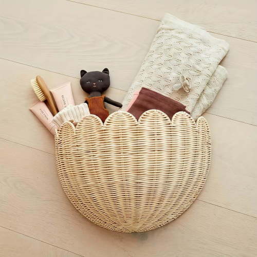 Scalloped Wall Basket,Hanging Hand Woven Wicker Wall Basket with Metal Frame & Hook, Scalloped Rattan Wall Storage & Decor for Home,Bathroom,Kitchen,Living Room (16"x7"x10"(2pcs))