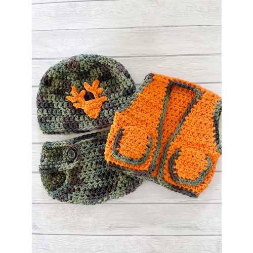 Newborn camo hat, diaper cover and hunting vest, deer hunter outfit, baby photo prop, woodland nursey, baby hunting gift