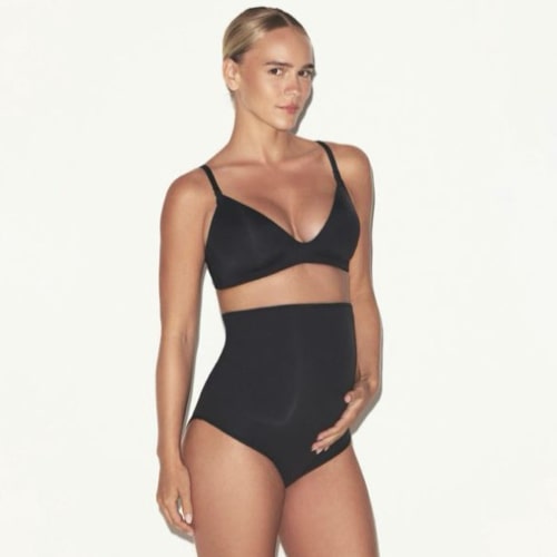 WIRELESS FORM MATERNITY NURSING BRA | ONYX | SKIMS