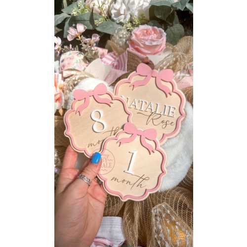 Bow Frame Baby Milestone Photo Set | Custom Monthly Markers with Name Option | Milestone Card