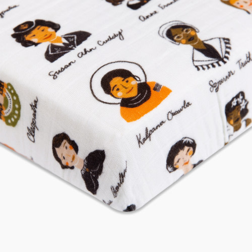 babyletto Mini Crib Sheet in GOTS Certified Organic Muslin Cotton - Women In History