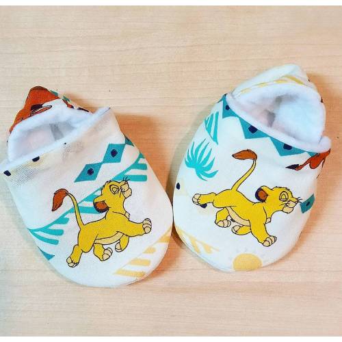 Lion Inspired Baby Booties. Handmade. Size newborn to US 6.