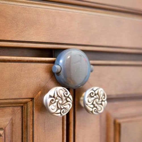 Qdos Adhesive Double Door Lock, Color: Gray