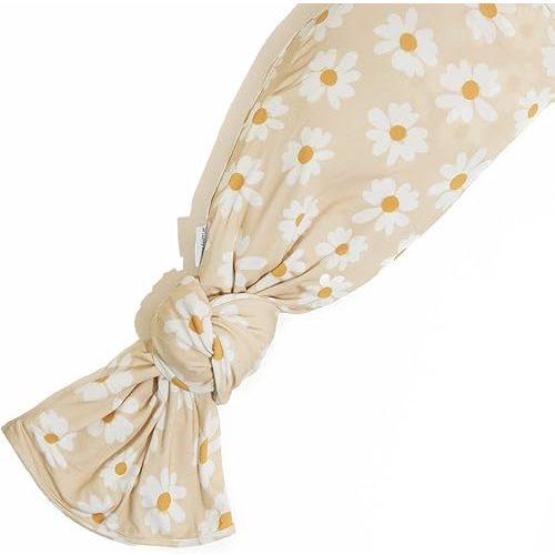 Freshly Picked Swaddle Blanket, One-Size-fits-All, Daisy Fields