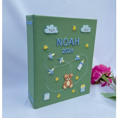 Hand Embroidered Baby Photo Album With Sleeves, Personalized Photo Album, Baby Gift,  Unique Photo Album, Custom Embroidered Photo Album.