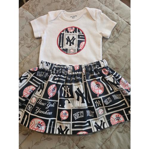 New York Yankees girl&#39;s bodysuit set, Ready to Ship Last Item