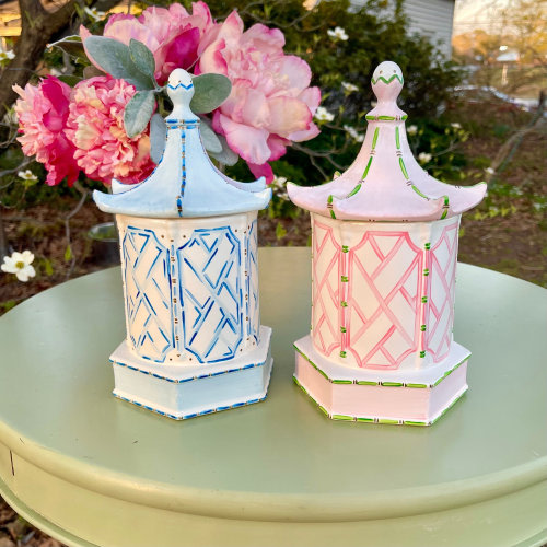 Chinoiserie Style Pagoda Ginger Jar in Blue and White Ceramic, storage container, cachepot or home accent