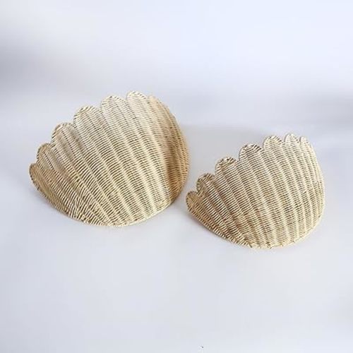 Scalloped Hanging Wicker Baskets for Wall, Scalloped Home Decor, Hanging Woven Rattan Wall Basket for Flowers Front Door Bathroom Storage (S+M)