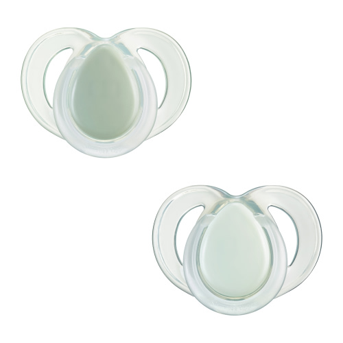 Tommee Tippee Night Time Glow in the Dark Pacifiers | 6-18m, 2 Count | Symmetrical Design, BPA-Free Silicone