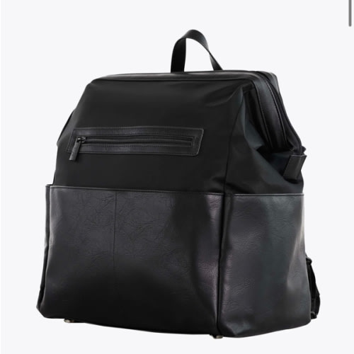 BÉIS 'The Diaper Backpack' in Black - Black Diaper Bag & Diaper Backpack