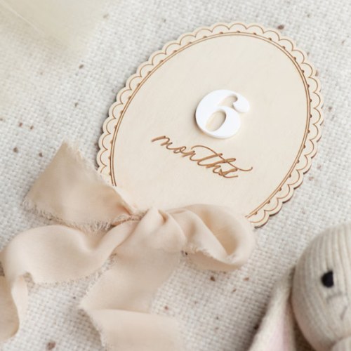Wooden Lace Ribbon Bow Interchangeable Milestone Cards | Personalize Custom Name, Baby Monthly Milestone Marker, Nursery, Baby Shower Gift