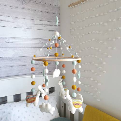 Llama Baby Mobile, Nursery Mobile, Crib Mobile, Nursery Decor, Baby Shower, Felt Mobile, Pregnancy Gift, Mom to Be Gift