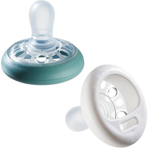 Tommee Tippee Breast-Like Pacifier, 0-6 Months, Symmetrical Design, Natural Breast-Like Baglet, BPA-Free Binkies, Blue/White, Pack of 2