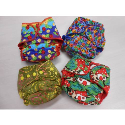 Fitted Cloth Diaper includes soaker